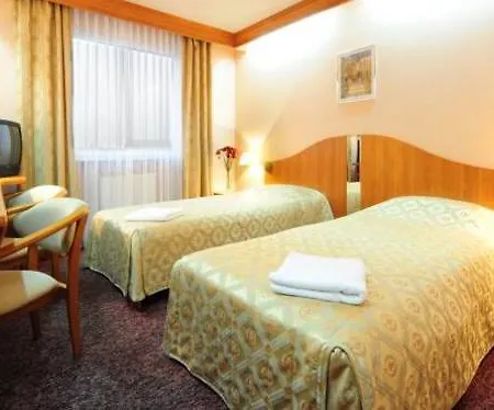 500 Hotel 3*